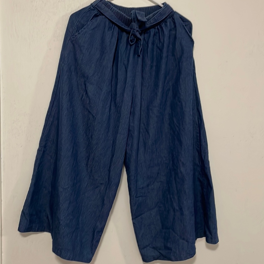 Denim wide leg pants with belt.Can fit med to large